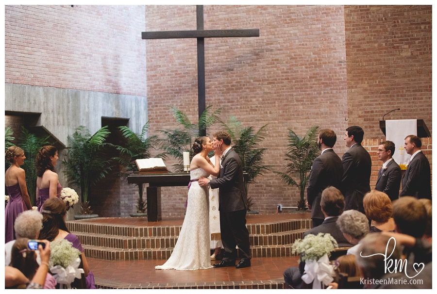 Kiss the bride in Church