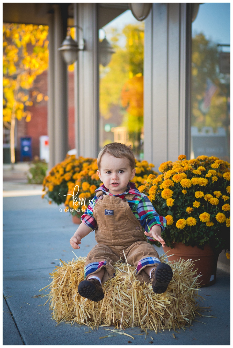 Fall picture of little boy