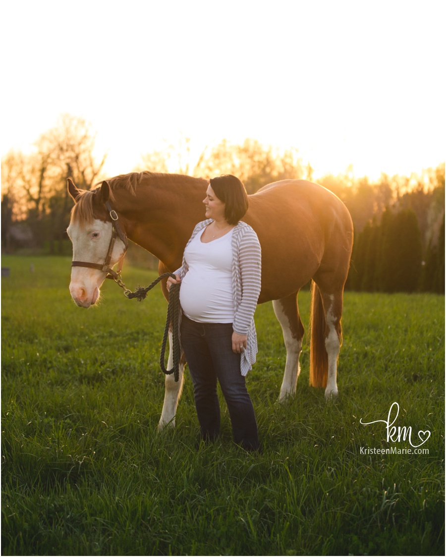 Maternity photography in Indianapolis, IN