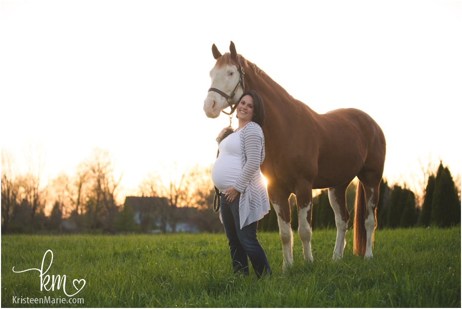 Maternity picture on farm with horse