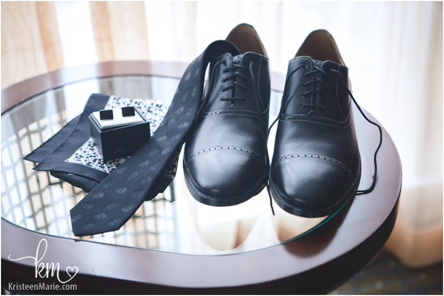 Groom's detials - shoes, tie, cuff links