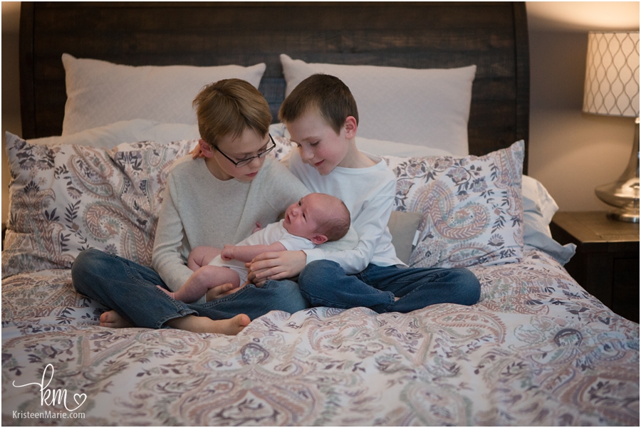 Indianapolis lifestyle newborn photography - in-home newborn session