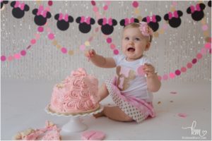 Pink & Gold Minnie Mouse Cake Smash Session · KristeenMarie Photography