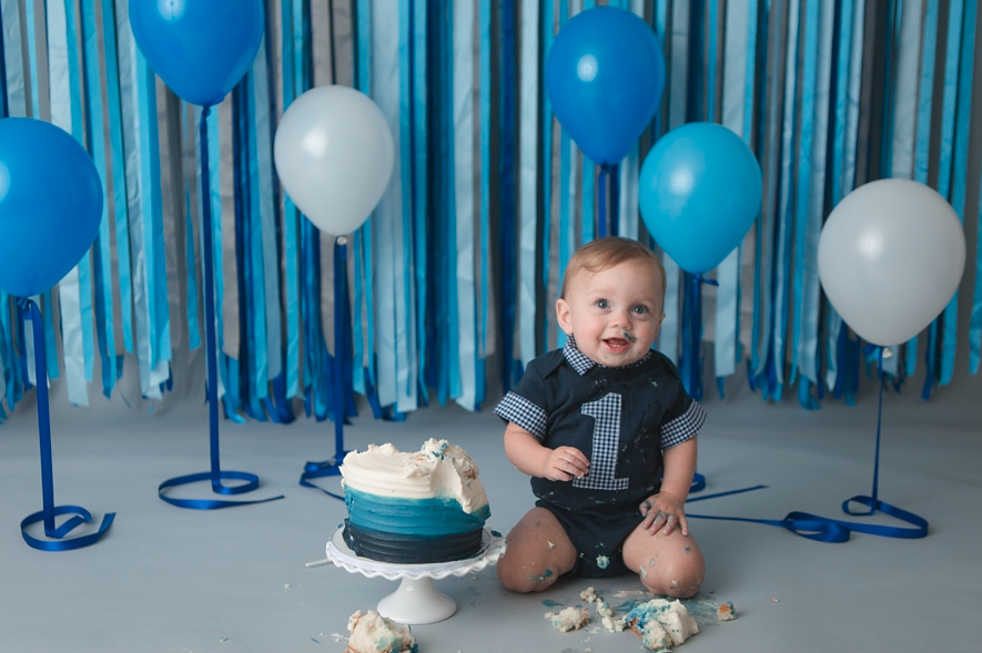 1st birthday cake smash session in Indianapolis