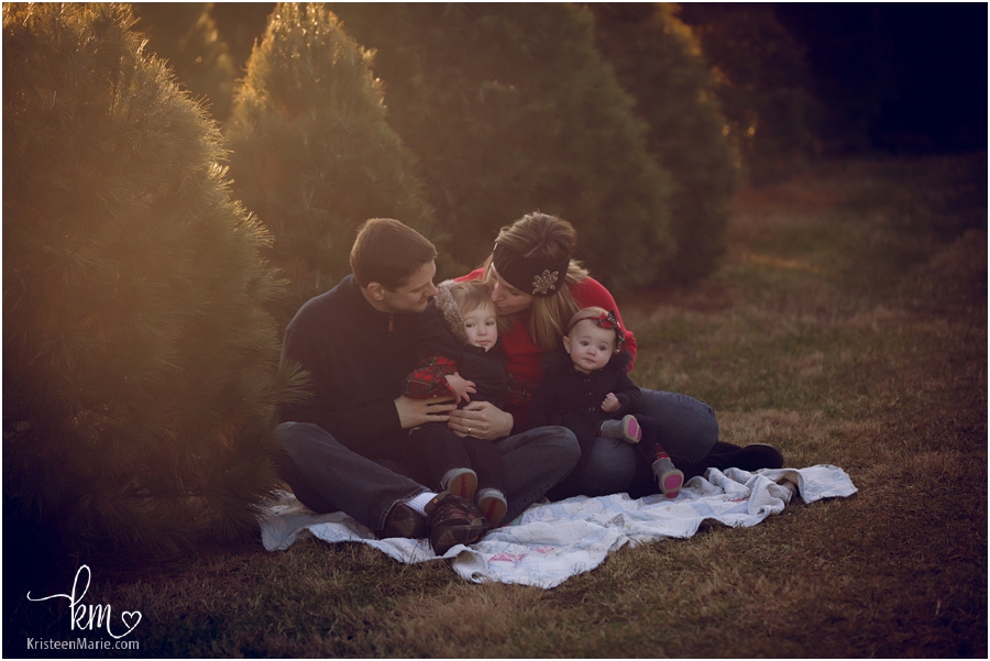 cuddling up family picture - Indianapolis family photography