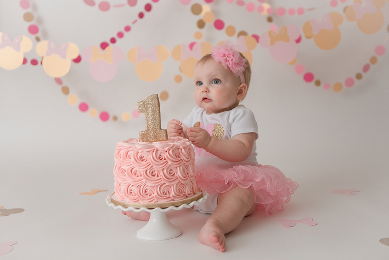 Pink and gold cake smash session