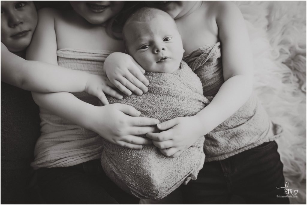 Little Aiden and His Family of 6 - Indianapolis Newborn Photographer ...