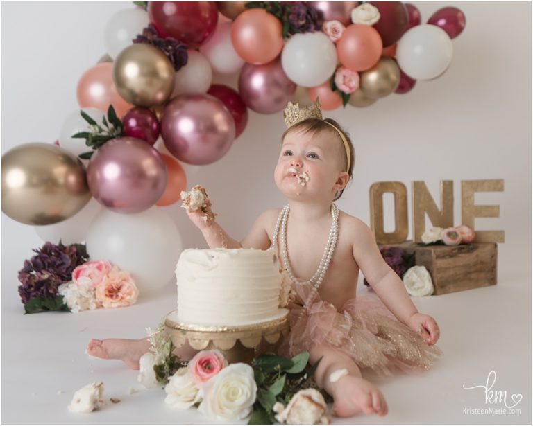 Burgundy and Gold Cake Smash with Balloon Arch · KristeenMarie Photography