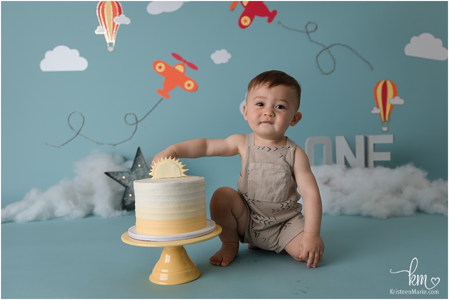air plane and clouds 1st birthday cake smash