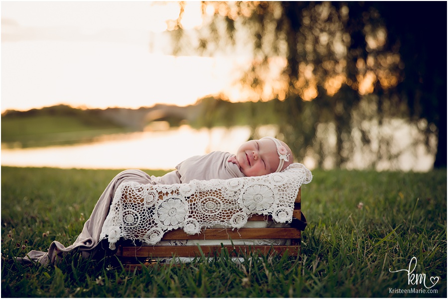 Indianapolis outdoor newborn photography
