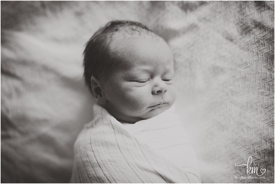 birth and fresh 48 photography - black and white image of baby