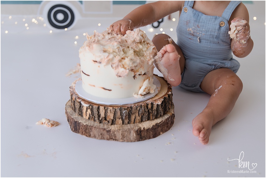 messy feet in cake