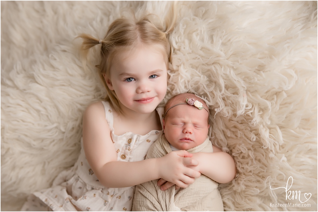 Siblings - Zionsville newborn photographer