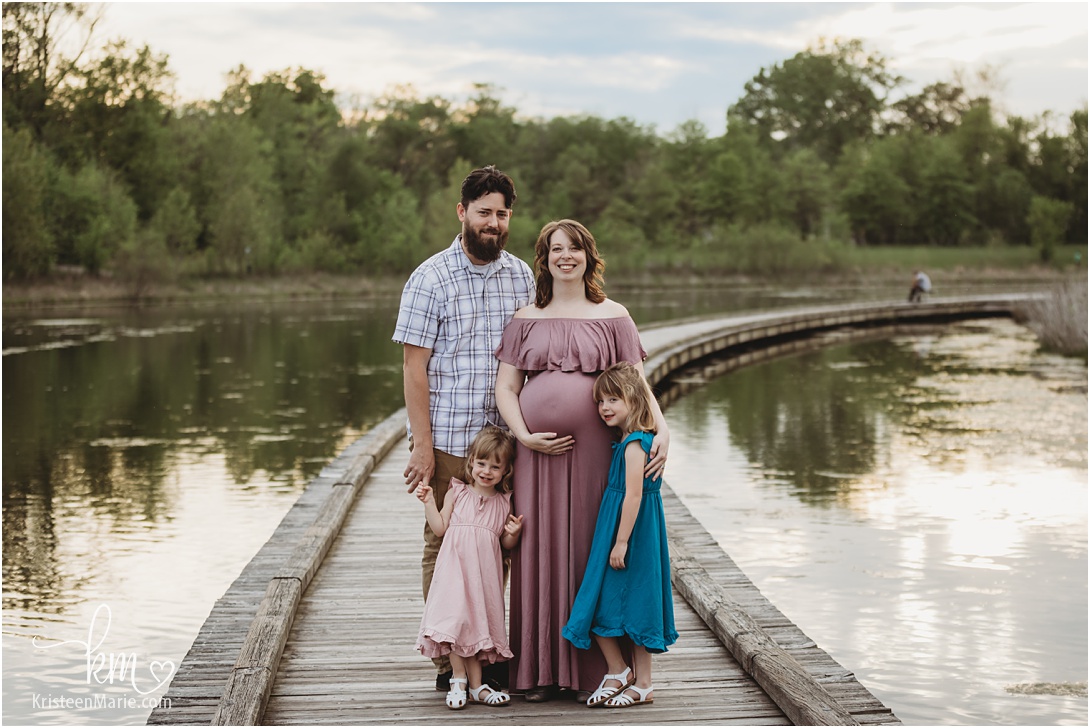 maternity pictures by the water