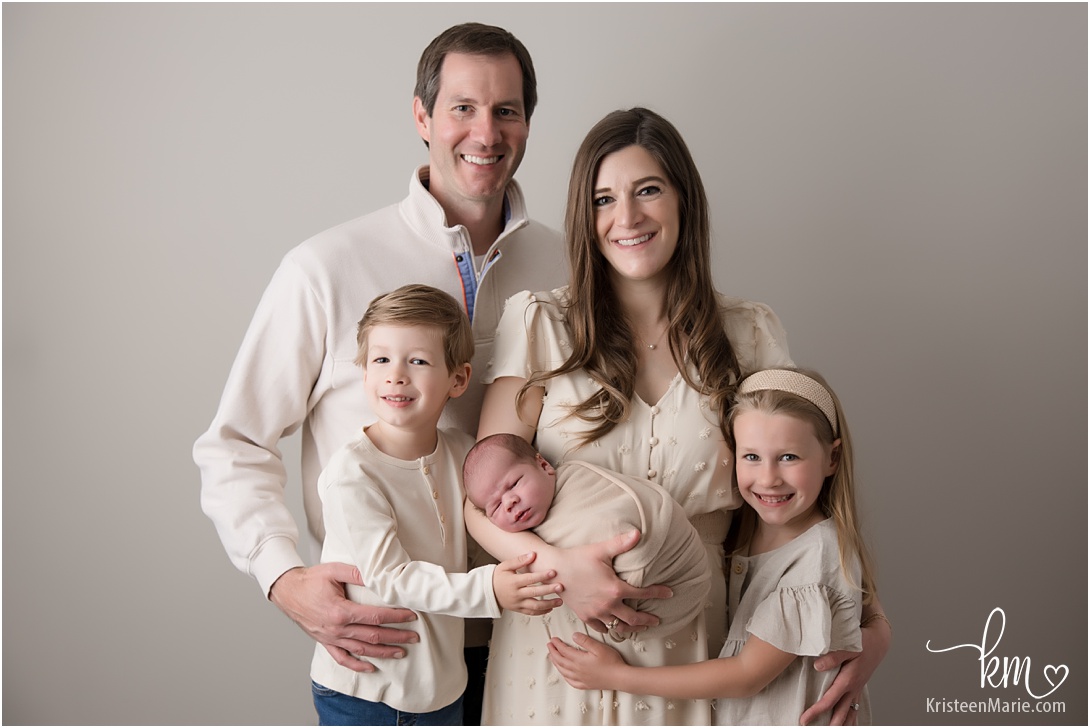 Carmel, Indiana family and newborn photography