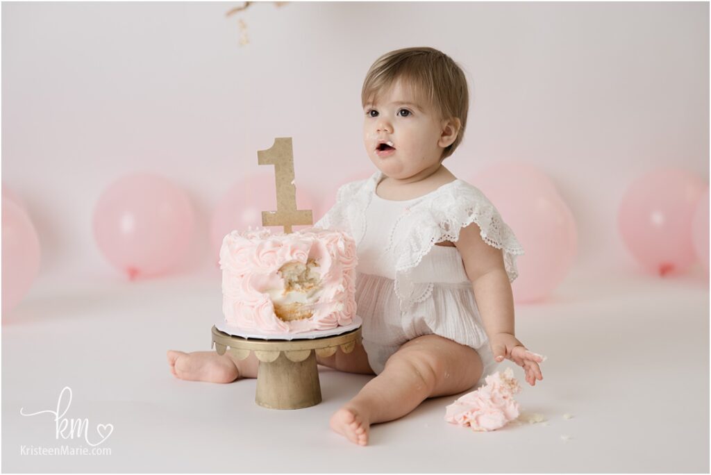 The Charm of Simplicity: A Soft Pink and Gold Cake Smash Session ...