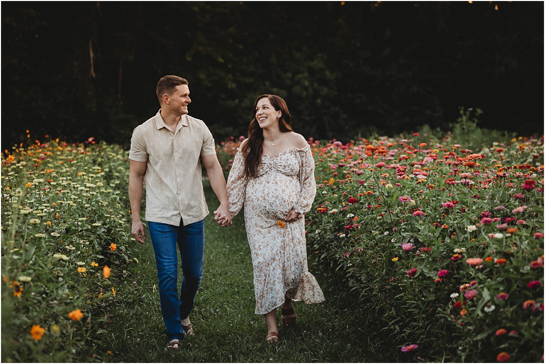 maternity pictures in Dull's Tree Farm wildflower field