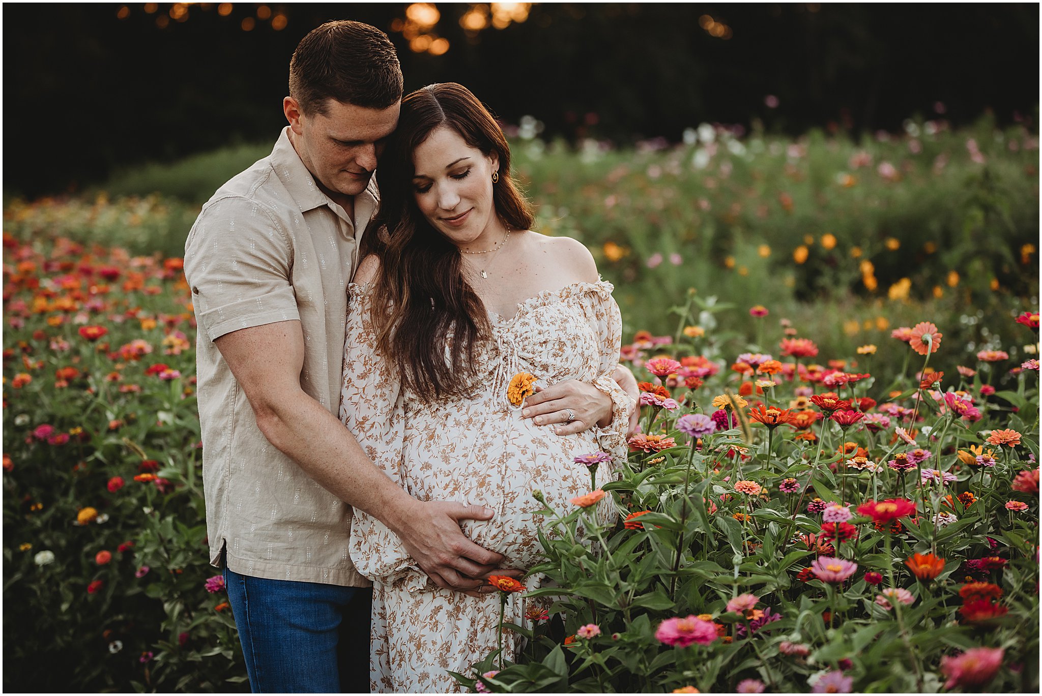 Indianapolis maternity photography session in flower field - what to wear